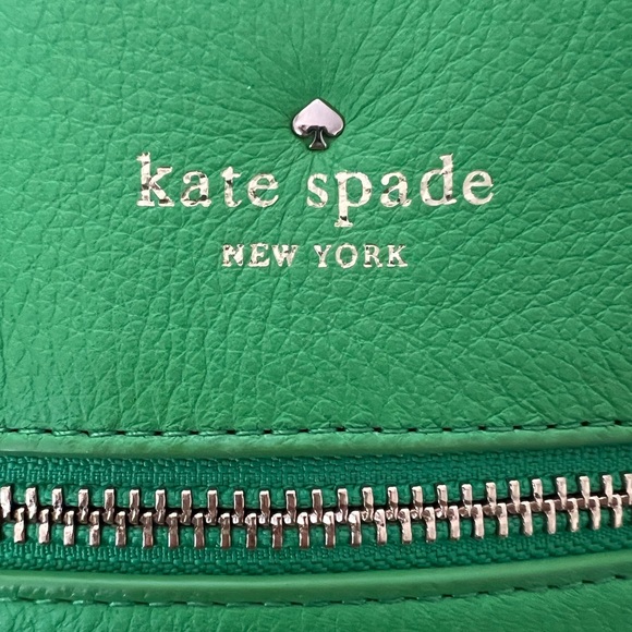 Kate Spade pebble leather Kelly green gold accents Shoulder/crossbody bag EUC - Picture 4 of 7